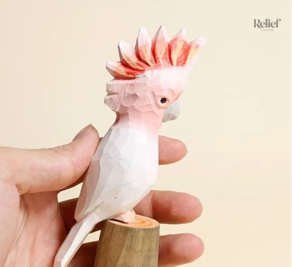 Statue en bois représentant un perroquet coloré de 12 cm