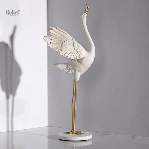 Statue en résine représentant un oiseau échasseur artistique