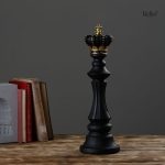 Sculpture expressive inspirée du jeu d'échecs