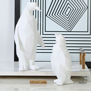 Figurine pingouin en origami pour un décor élégant