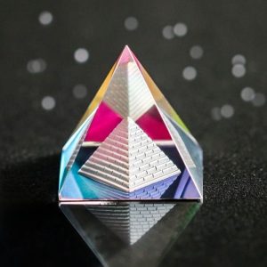 Pyramide 3D, élément de décoration inspiré de l'Égypte