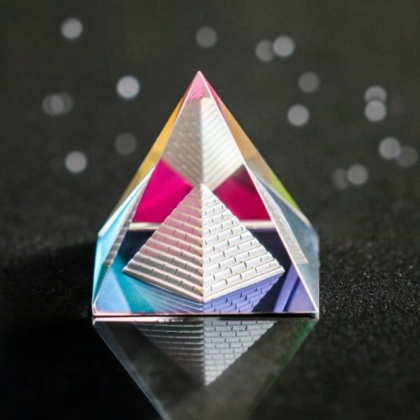 Pyramide 3D, élément de décoration inspiré de l'Égypte