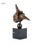 Art contemporain : réplique de statue en bronze Botero