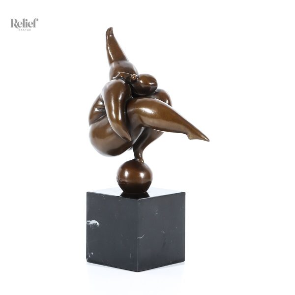 Art contemporain : réplique de statue en bronze Botero