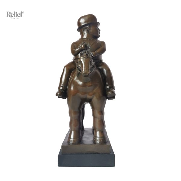 Sculpture contemporaine inspirée par l'art de Botero