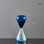 Sablier sculpté, création artistique contemporaine