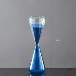 Œuvre contemporaine sablier, style et élégance décorative