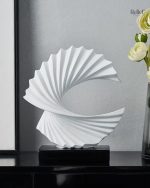 Sculpture design moderne Bonanza, finition blanche, 28 cm