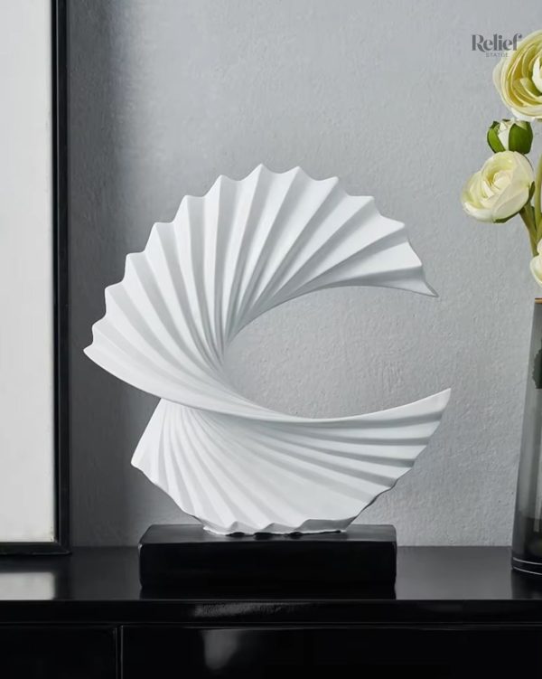 Sculpture design moderne Bonanza, finition blanche, 28 cm
