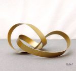 Sculpture abstraite en métal doré, 14 cm de hauteur