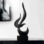 Sculpture flamme noire abstraite 15 cm, design moderne