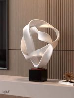 Art minimaliste en forme géométrique blanche
