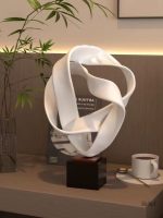 Sculpture décorative abstraite, style minimaliste