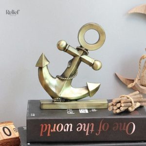 Sculpture en métal représentant une ancre maritime