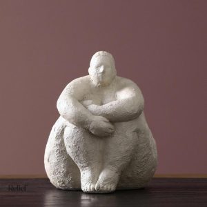 Argile sculpture féminine, design épuré