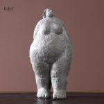 Figurine féminine, sculpture en argile