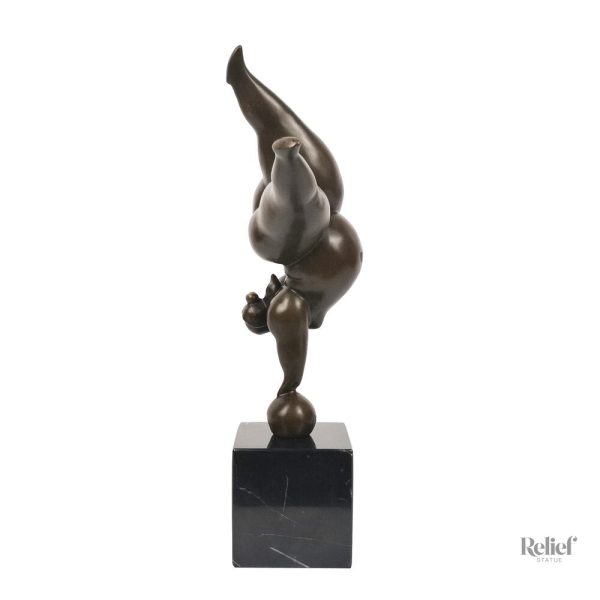Sculpture artistique en bronze, femme voluptueuse