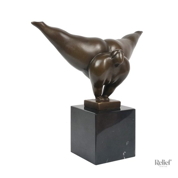 Statue en bronze de femme, dimensions 22 cm, design élégant