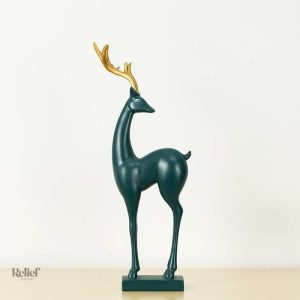 Élégante statue de cerf pour ambiance naturelle