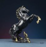 Sculpture en laiton effet marbre noir, cheval dynamique