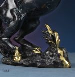 Laiton noir effet marbre, sculpture de cheval flamboyant