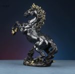 Cheval cabré décoratif en laiton, 27 cm d'élégance