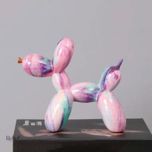 Figurine chien ballon aux couleurs vives