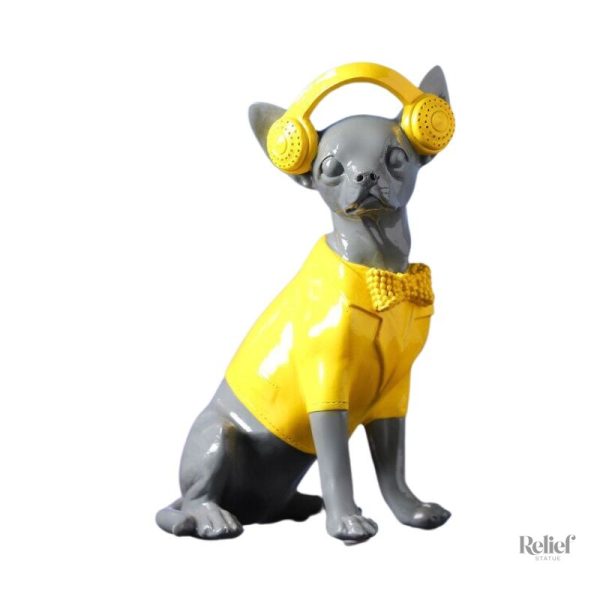 Figurine décorative de Chihuahua en pose réaliste