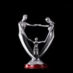 Sculpture représentant l'amour et l'unité familiale