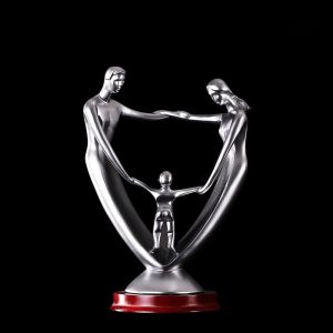 Sculpture représentant l'amour et l'unité familiale