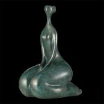 Statue féminine design, 30 cm, âme artistique