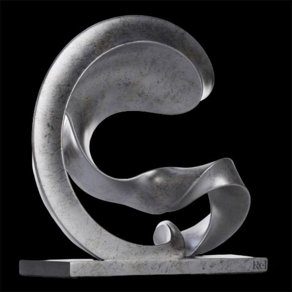 Statue moderne en fonte, design élégant et contemporain