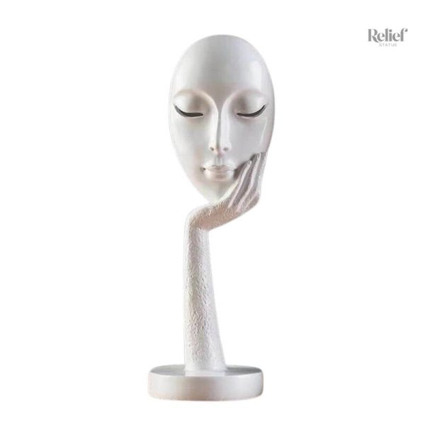 Statue artistique de femme en méditation