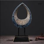 Art abstrait en sculpture moderne goutte design