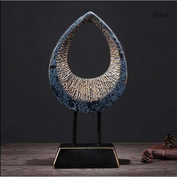 Art abstrait en sculpture moderne goutte design