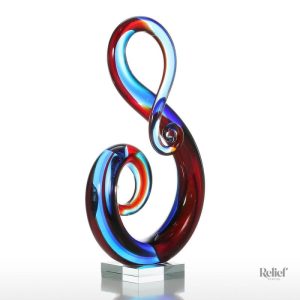 Statue en verre avec motifs colorés et contemporains