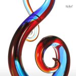 Sculpture en verre design avec nuances vibrantes
