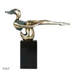 Sculpture en bronze contemporaine sur base en marbre