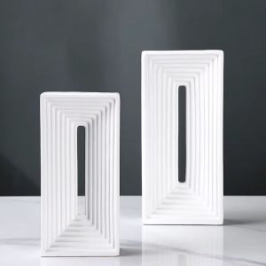 Sculpture en céramique blanche rectangulaire 30 cm