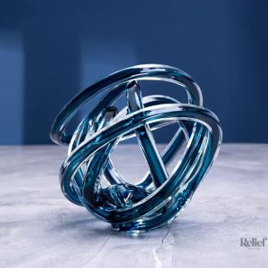 Sculpture en verre torsadée bleue 16 cm