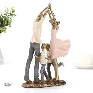 Sculpture en couple symbolisant l'unité familiale