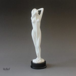 Statue moderne transparente de femme élégante