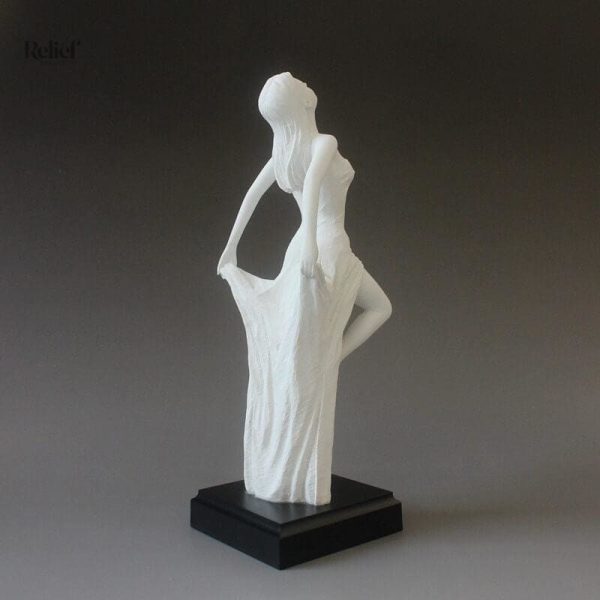 Art figuratif Femme en matériau transparent