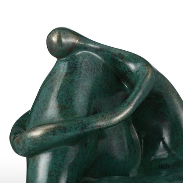 Artisanat moderne : statue femme ronde de 26 cm