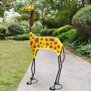 Girafe en métal moderne pour décoration extérieure