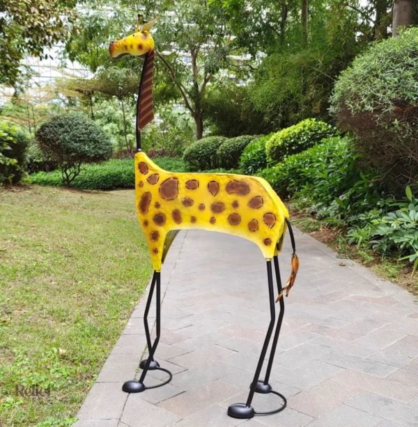 Girafe en métal moderne pour décoration extérieure
