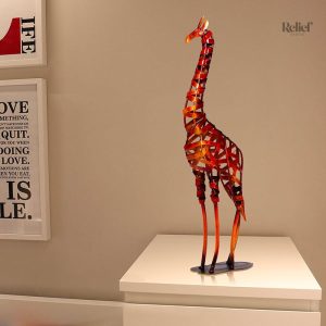 Statue en métal de girafe design moderne