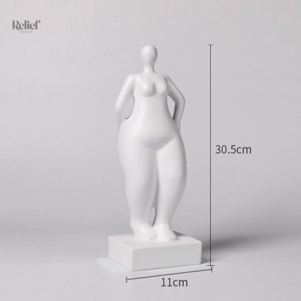 Femme statue, pièce d'art en volumineux format