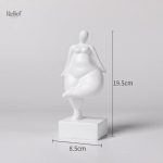 Sculpture Femme, statue en pose expressive et dynamique