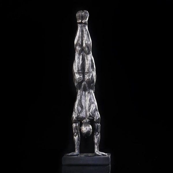 Art décoratif représentant un homme gymnaste nu